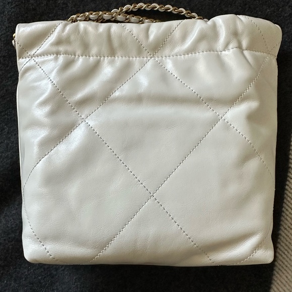 **UNICORN** NEW Authentic Chanel 23B Mini 22 Bag in White Full Set - Picture 4 of 14